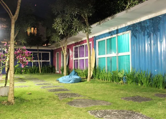 Hostel Kubu Container *