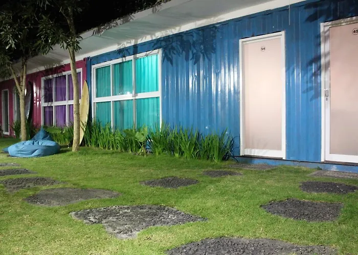Hostel Kubu Container